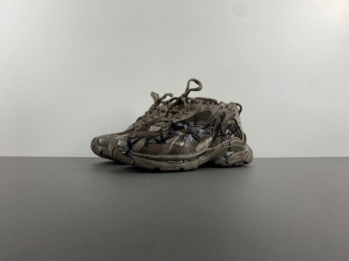 BLCG RUNNER SNEAKER