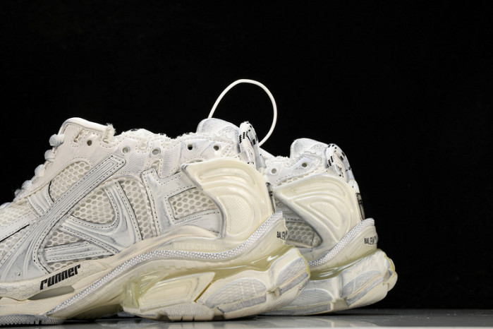 BLCG RUNNER SNEAKER