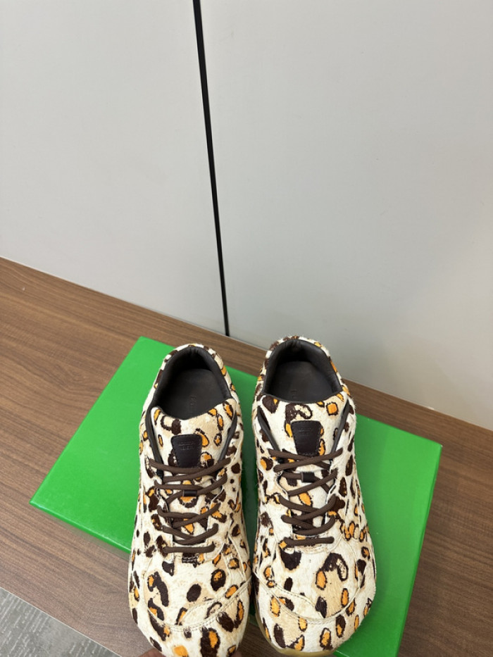 B0tte*a vene*ta orbit sneakers