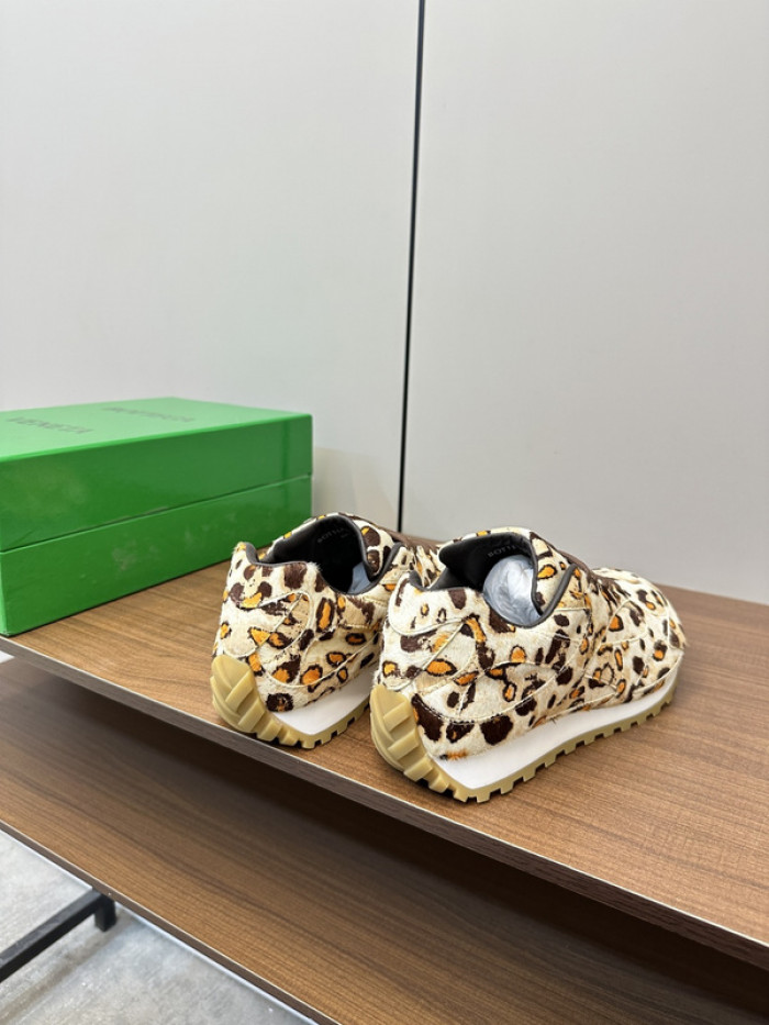 B0tte*a vene*ta orbit sneakers
