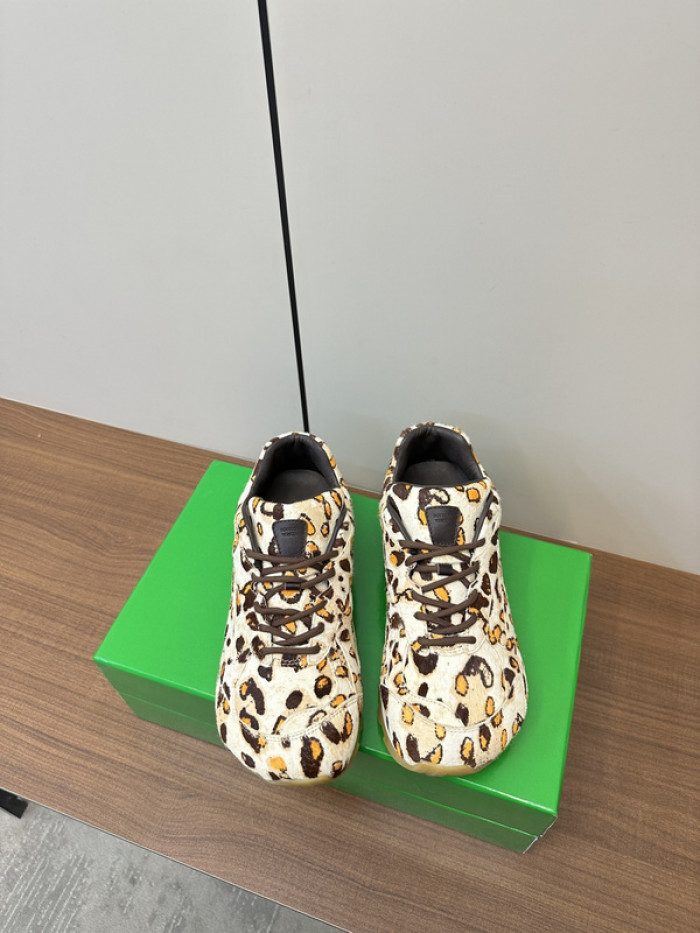 B0tte*a vene*ta orbit sneakers