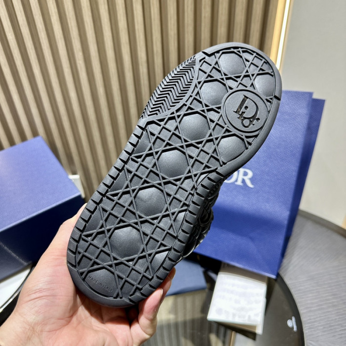 D1OR B9s SNEAKER