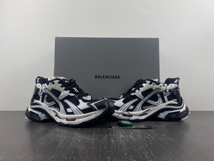BLCG RUNNER SNEAKER