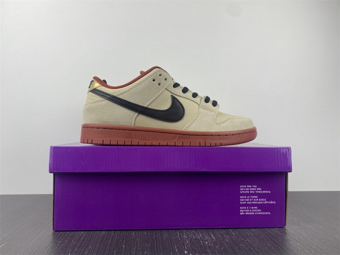 Nike SB Dunk Low Pro Hennessy - BQ6817-100