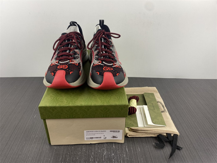 G*u*i1 run sneaker