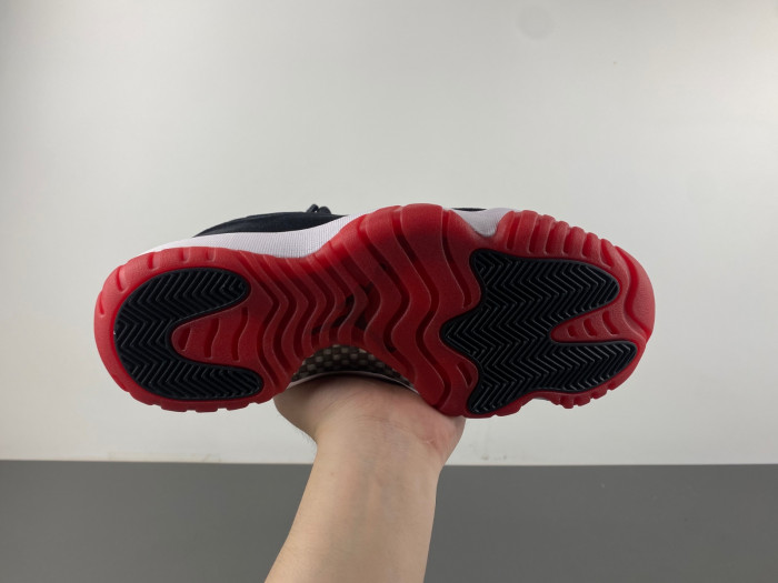 Air Jordan 11 WMNS “Bred Velvet”