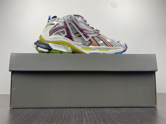 blcg runner sneaker