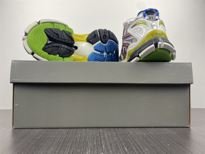 blcg runner sneaker