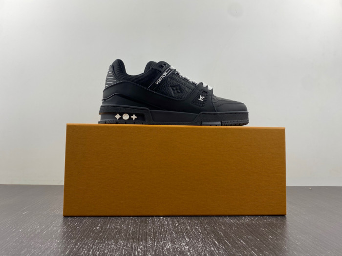 lou1vton trainer