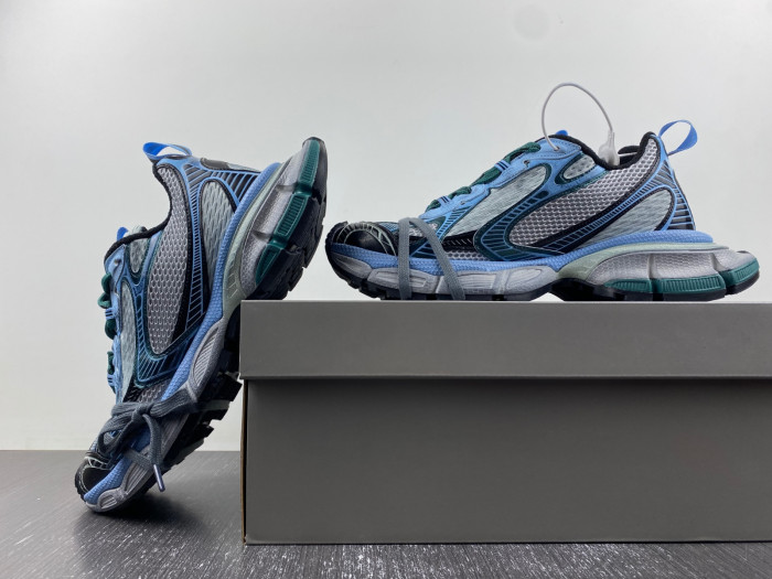 blc* 3xl sneaker