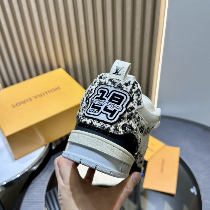 LOU1VTON SNEAKER