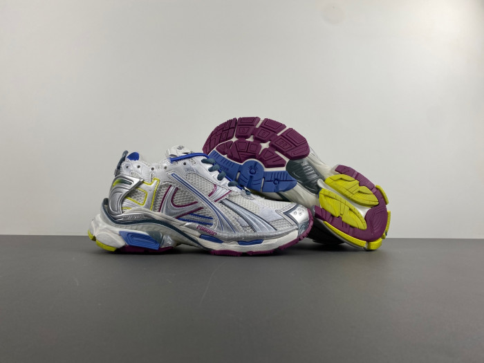 blcg runner sneaker