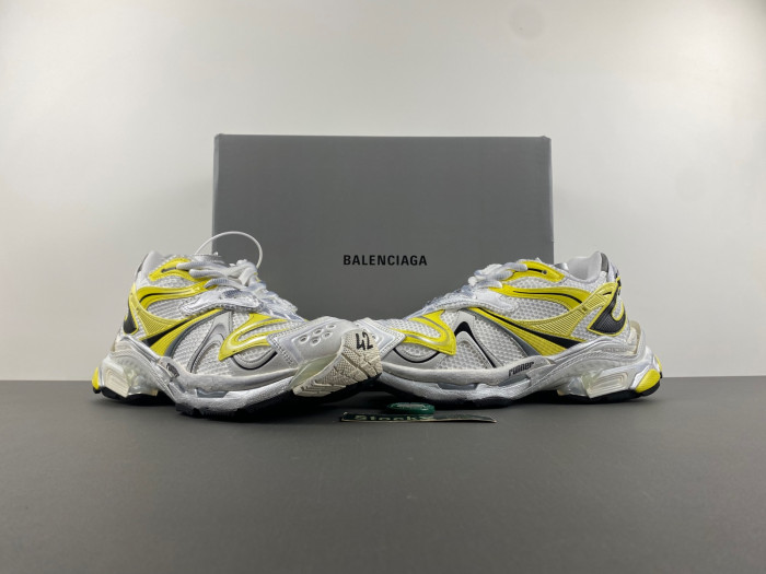 blcg runner sneaker