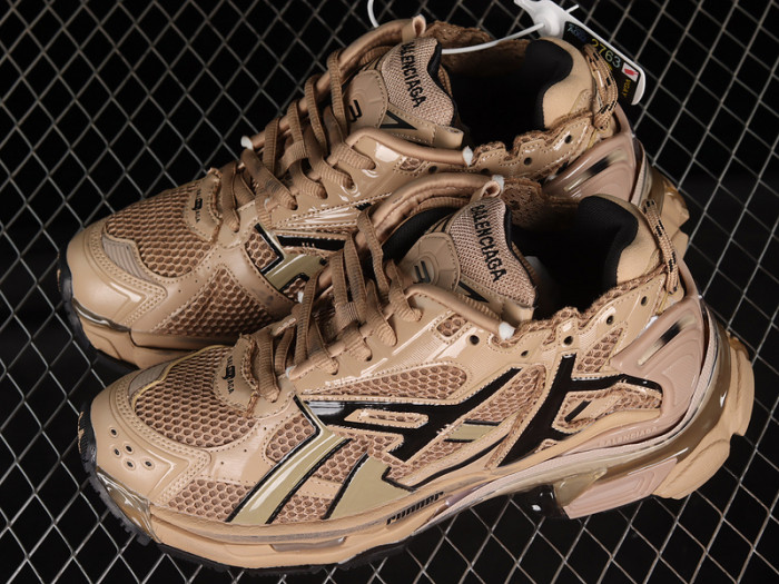 blcg runner sneaker