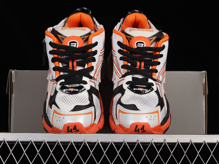 blcg runner sneaker