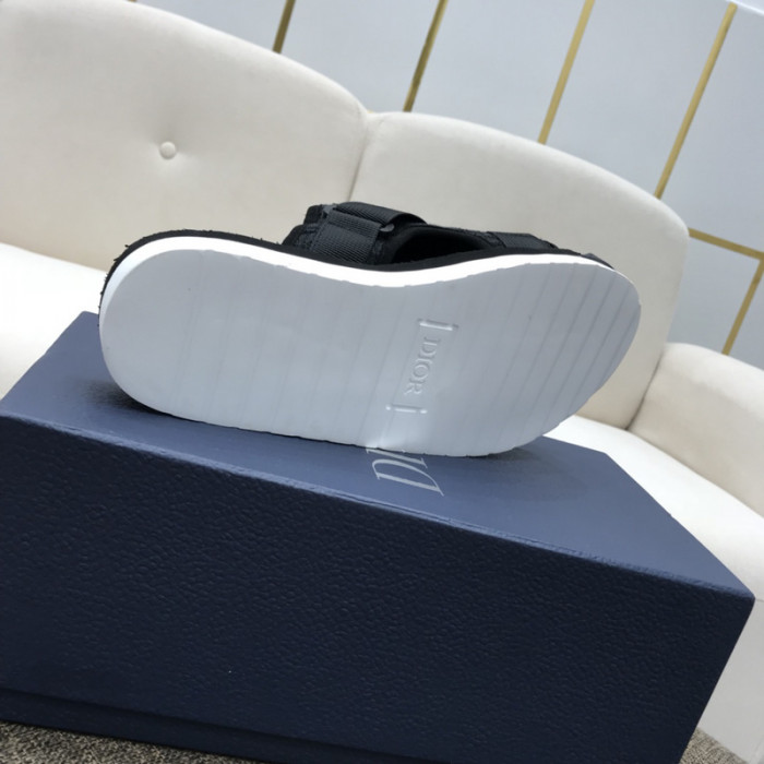 d1or alpha sandal