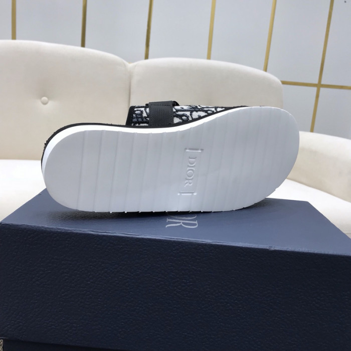 d1or alpha sandal
