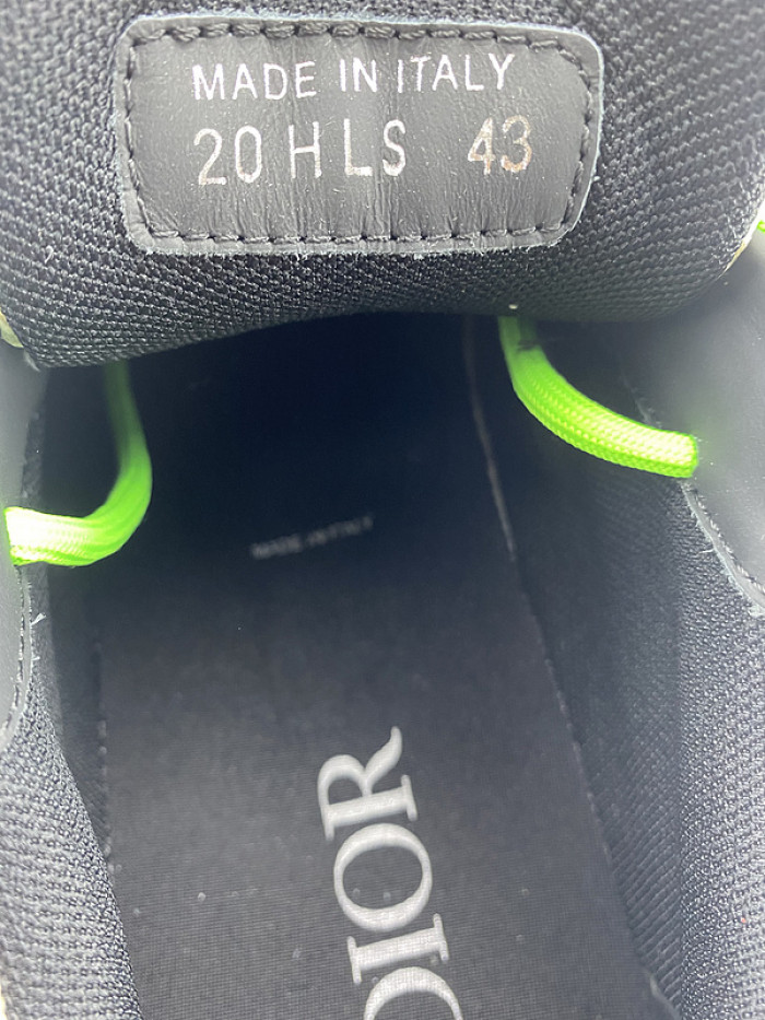 d1or b22 sneaker