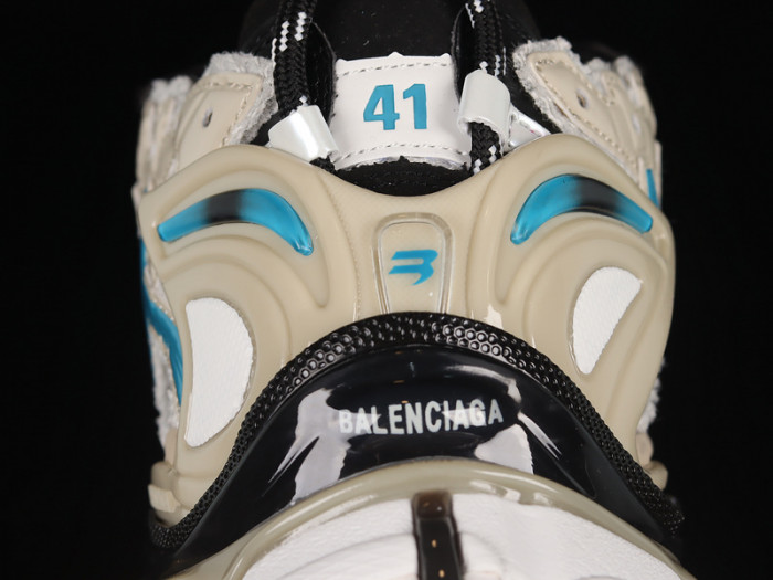 blcg runner sneaker