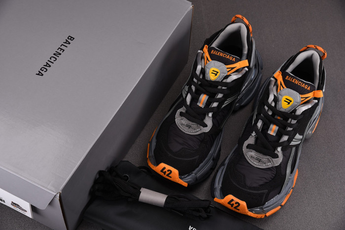 blcg runner sneaker