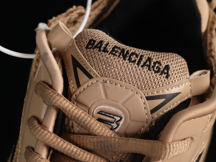 blcg runner sneaker